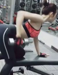Angela Phương Trinh tập gym